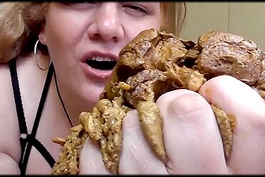 Solo scat MILF pooping